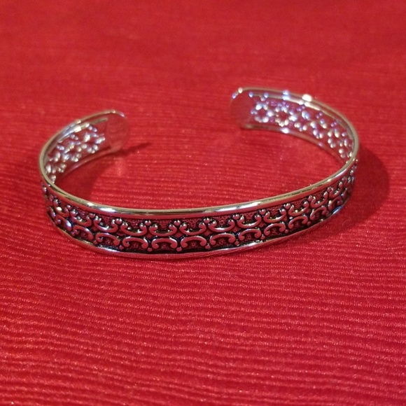Lia Sophia Jewelry - ⚡2 for $10⚡Lady Remington/Lia Sophia Cuff Bracelet Lia Sophia Jewelry - ⚡2 for $10⚡Lady Remington/Lia Sophia Cuff Bracelet